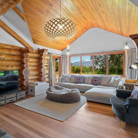 The Log House Villa Wanaka Bagian luar foto