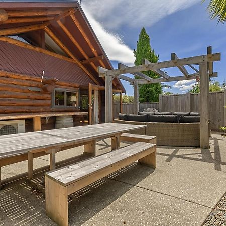 The Log House Villa Wanaka Bagian luar foto