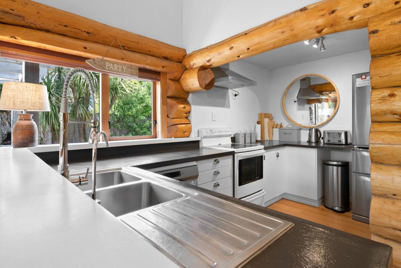 The Log House Villa Wanaka Bagian luar foto