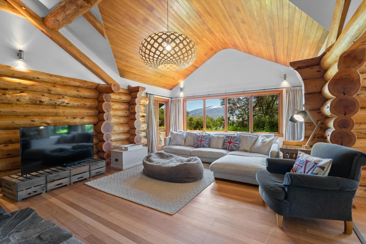 The Log House Villa Wanaka Bagian luar foto