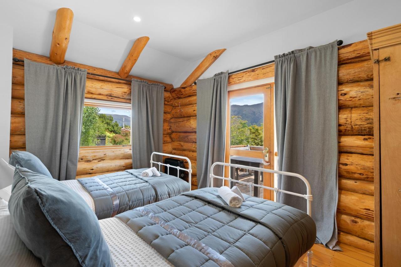 The Log House Villa Wanaka Bagian luar foto
